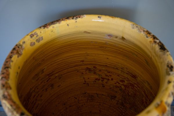 interior design antique terracotta vases