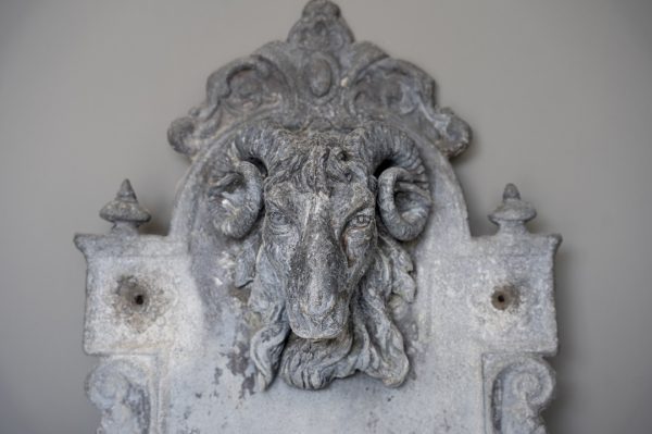 antique garden lead wall lavabo fountain