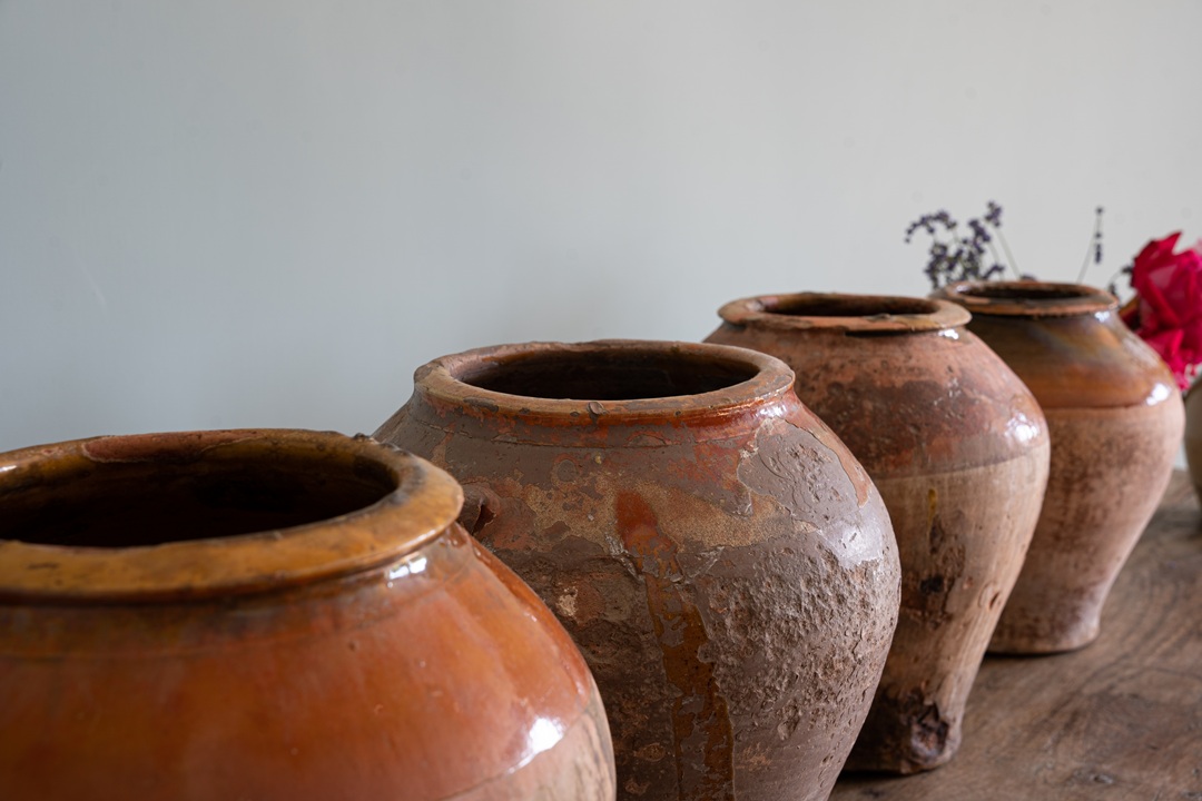 antique pottery from Italy for sale