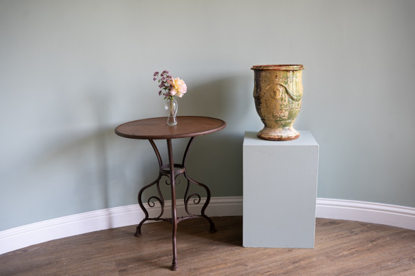 Arras Table