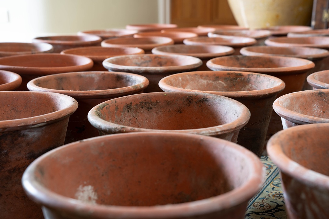 eleven inch Sankey Bulwell terracotta garden pots