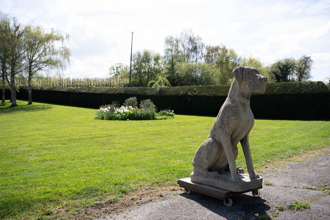 garden dog statue Great Dane