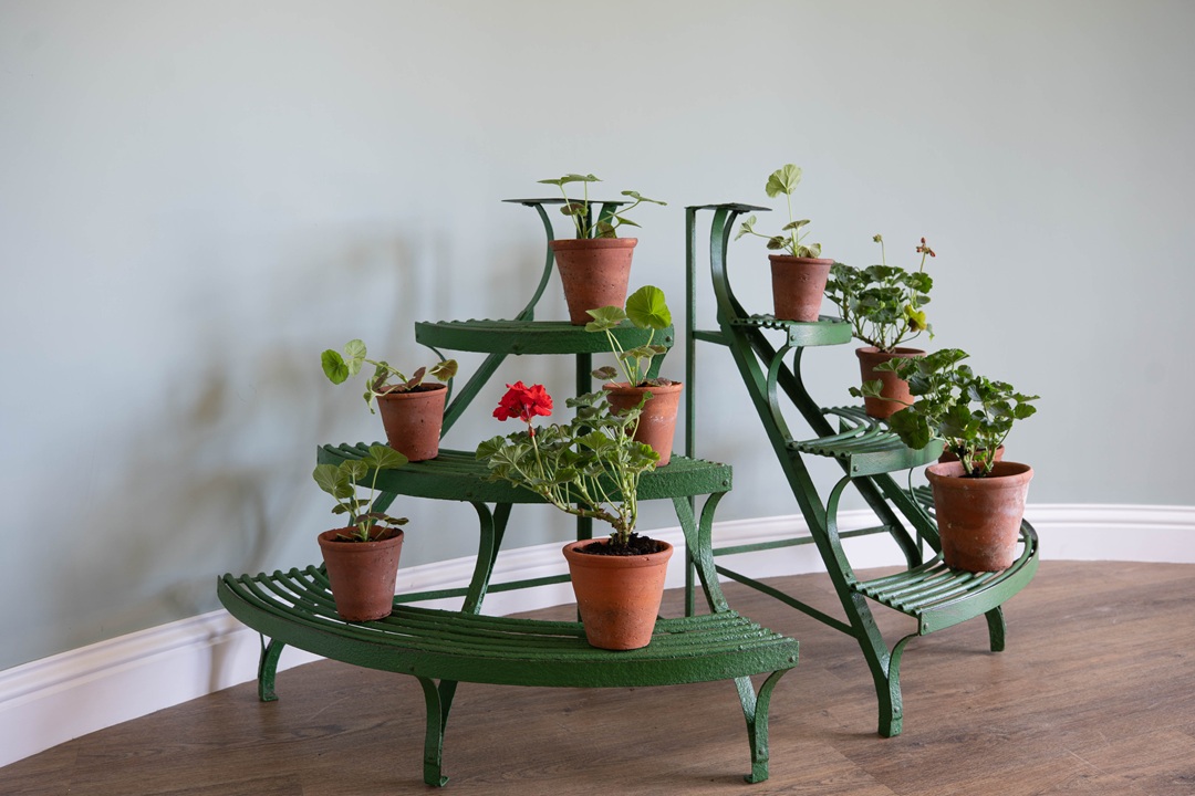 small corner plantstands for sale by Arras in France