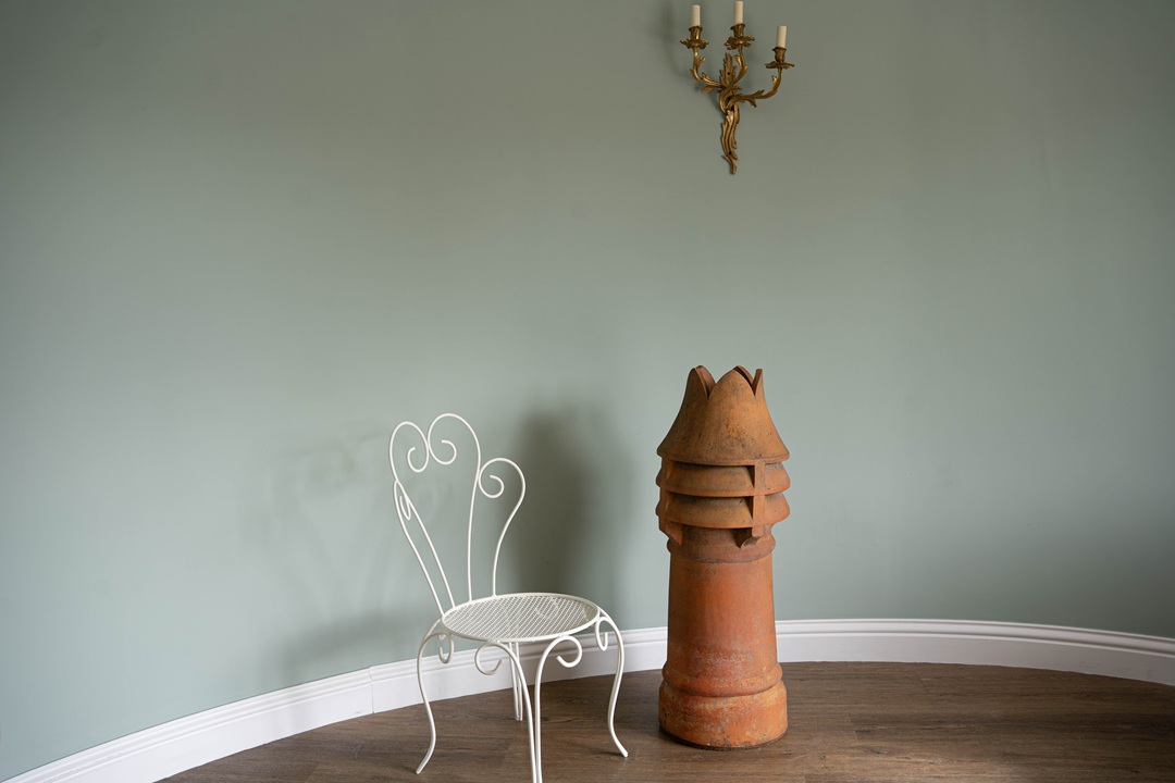 Crown Topped antique terracotta Chimney Pot - Image 2